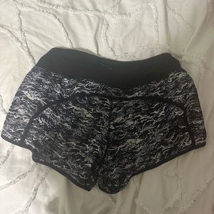 Black and White Lululemon speed up shorts size 8